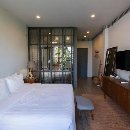 Iron32 Hotel Chiang Mai Bagian luar foto